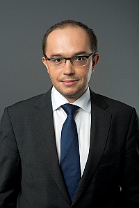  Prof. UJ dr hab. Janusz Raglewski